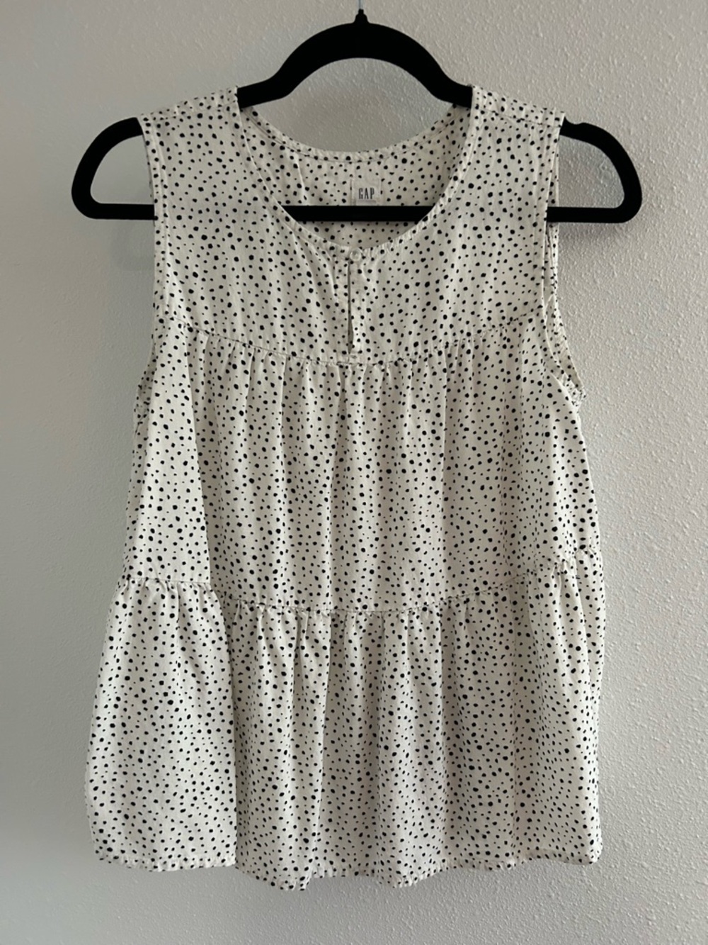 GAP White Polka Dot Sleeveless Blouse